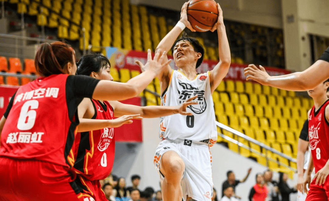 日本篮球联赛决赛现场一片火爆 日本篮球联赛决赛现场一片火爆