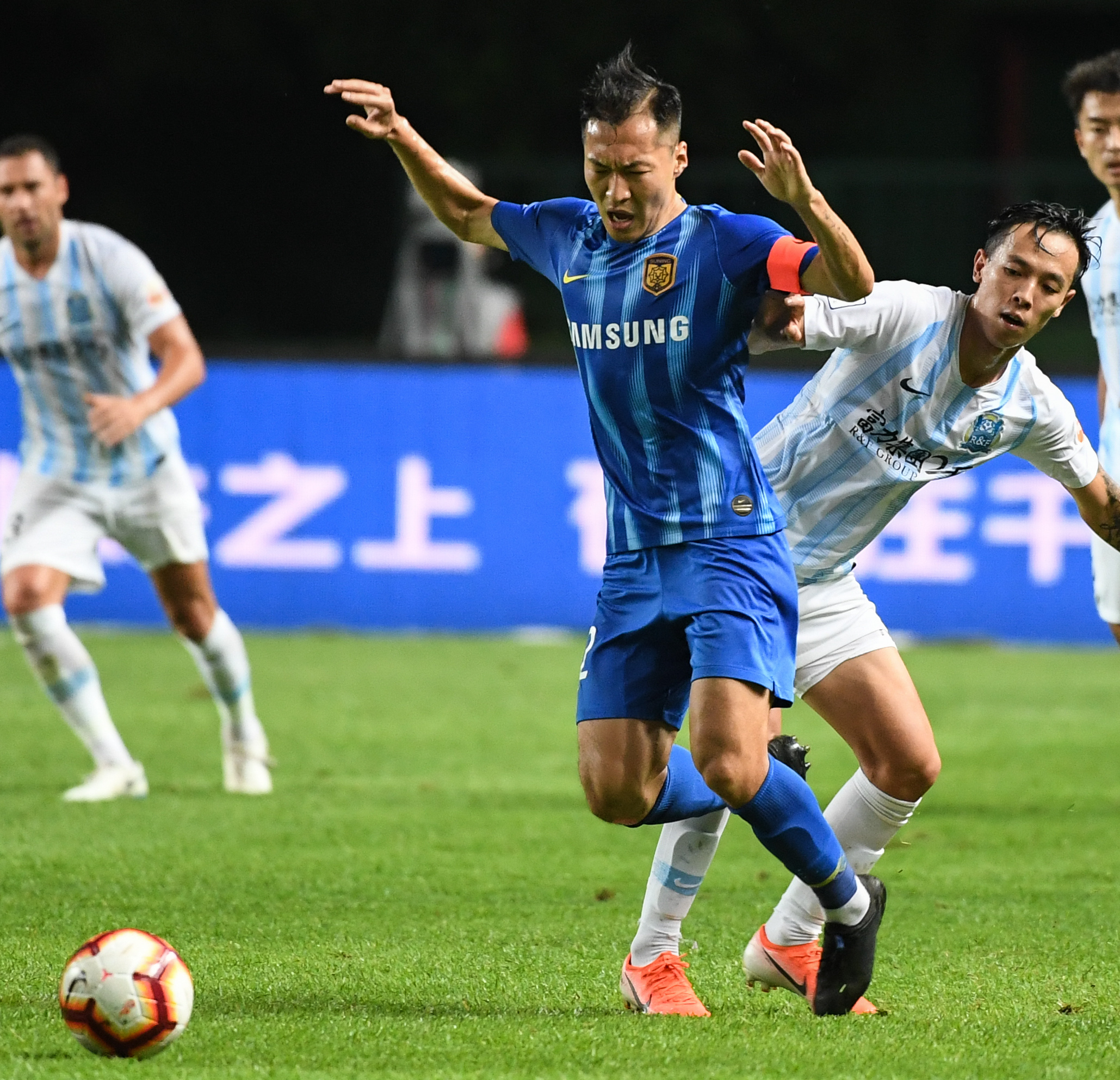 关于苏宁对阵富力，双方积极备战迎接挑战的信息