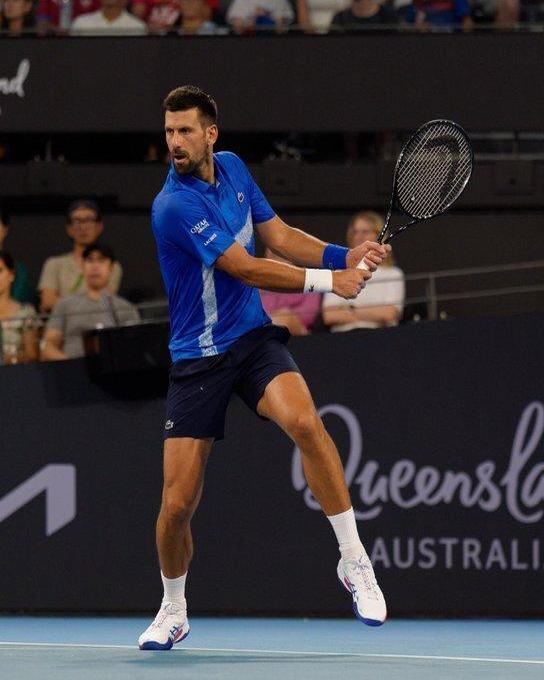 西班牙男子网球选手横扫对手晋级