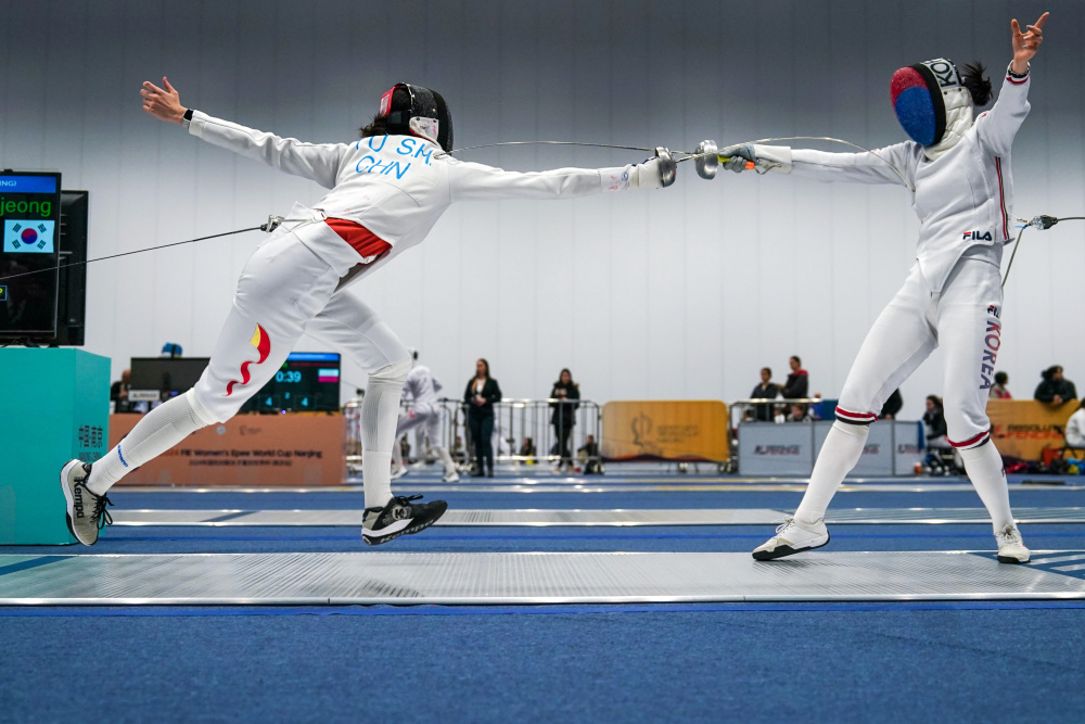 开云体育vip注册-韩国选手在击剑半决赛中展现实力