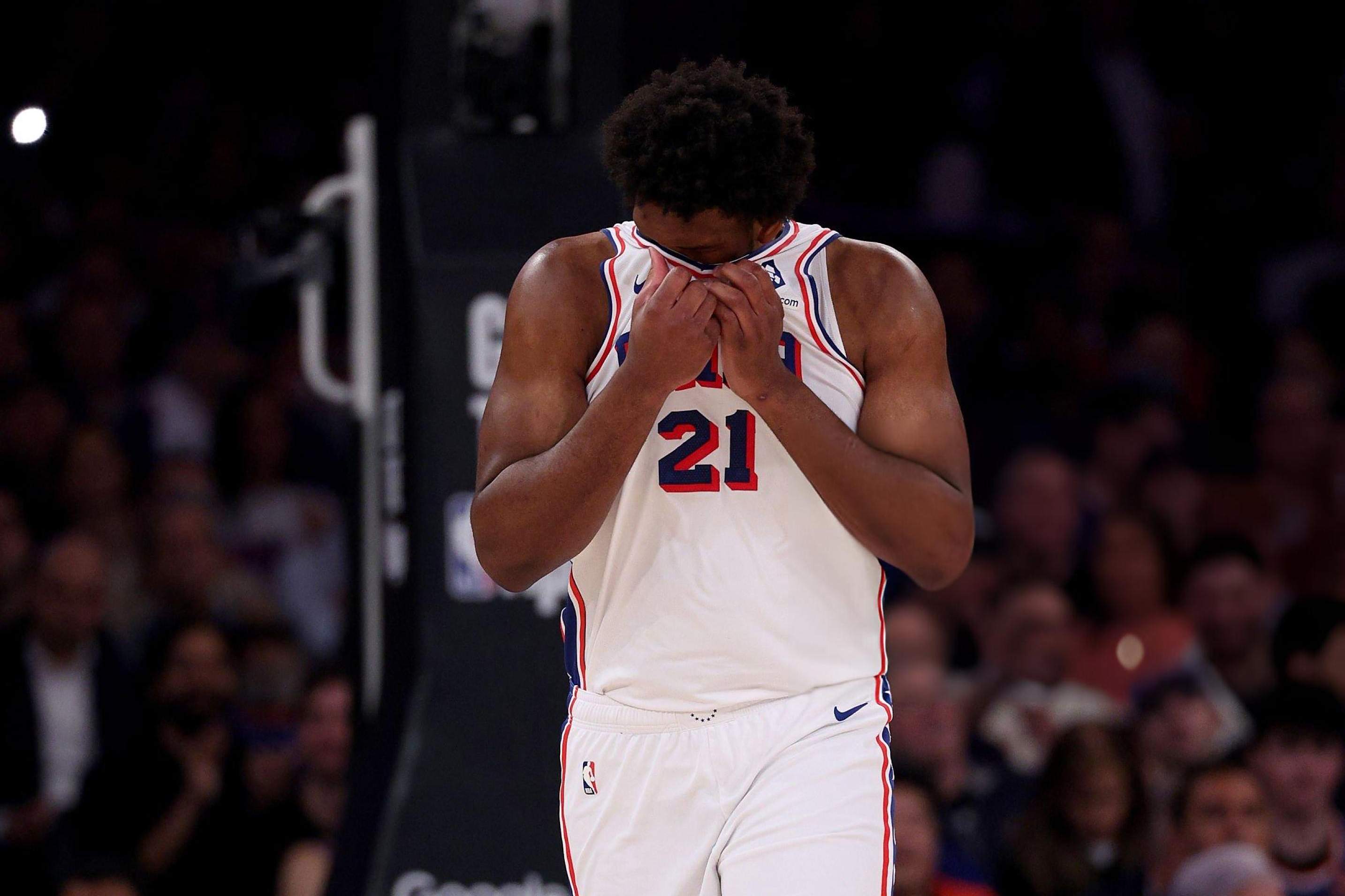 76人球星恩比德当选本赛季最佳防守球员 76人球星恩比德当选本赛季最佳防守球员